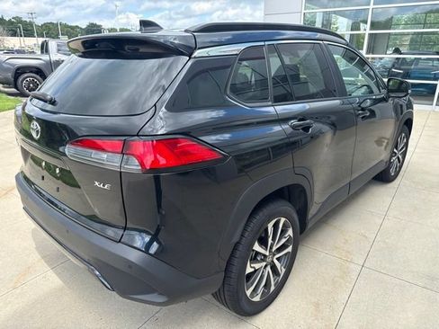 Used 2025 Toyota Corolla Cross XLE FWD image 7