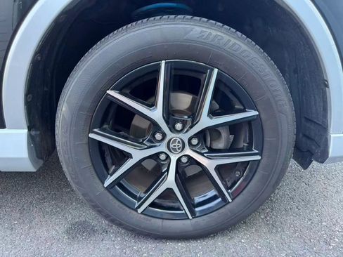 Used 2016 Toyota RAV4 SE image 25