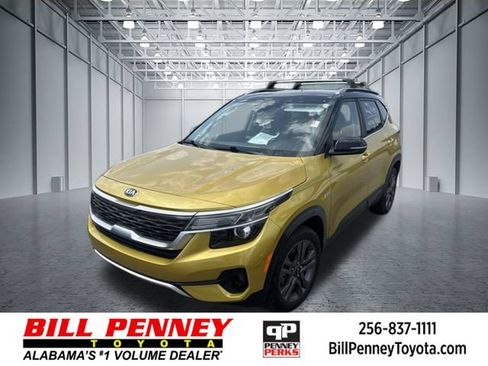 Used 2021 Kia Seltos S AWD/4WD image 1