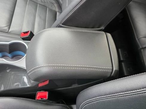 Used 2016 Ford Escape Titanium image 28