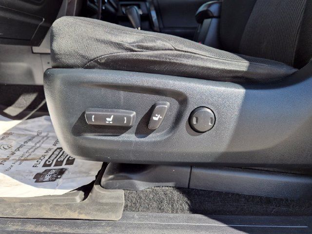 Used 2023 Toyota 4Runner TRD Off-Road AWD/4WD image 18