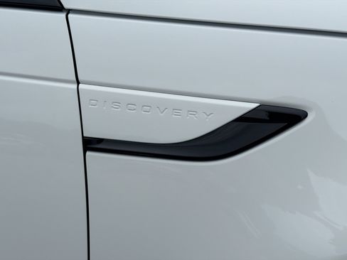 Used 2025 Land Rover Discovery Dynamic SE AWD/4WD image 50