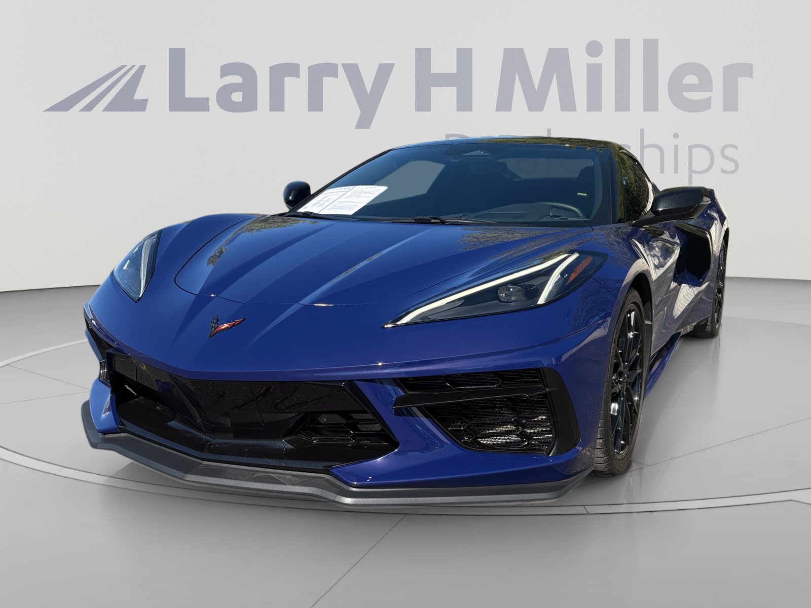 Used 2025 Chevrolet Corvette Stingray Convertible w/ 1LT RWD image 1