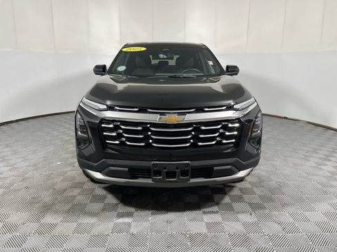 Used 2025 Chevrolet Equinox LT w/ Safety and Technology Package AWD/4WD image 3