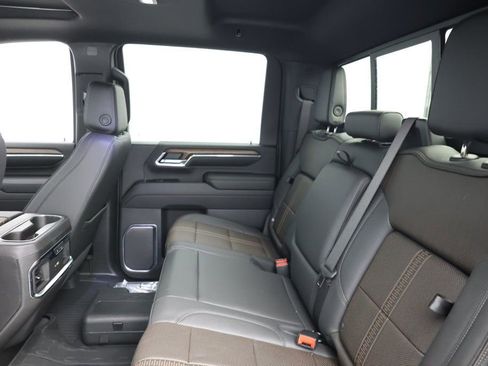 Used 2024 Chevrolet Silverado 2500 High Country w/ High Country Premium Package image 19