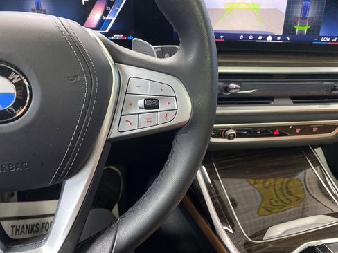 Used 2024 BMW X7 xDrive40i w/ Premium Package image 15