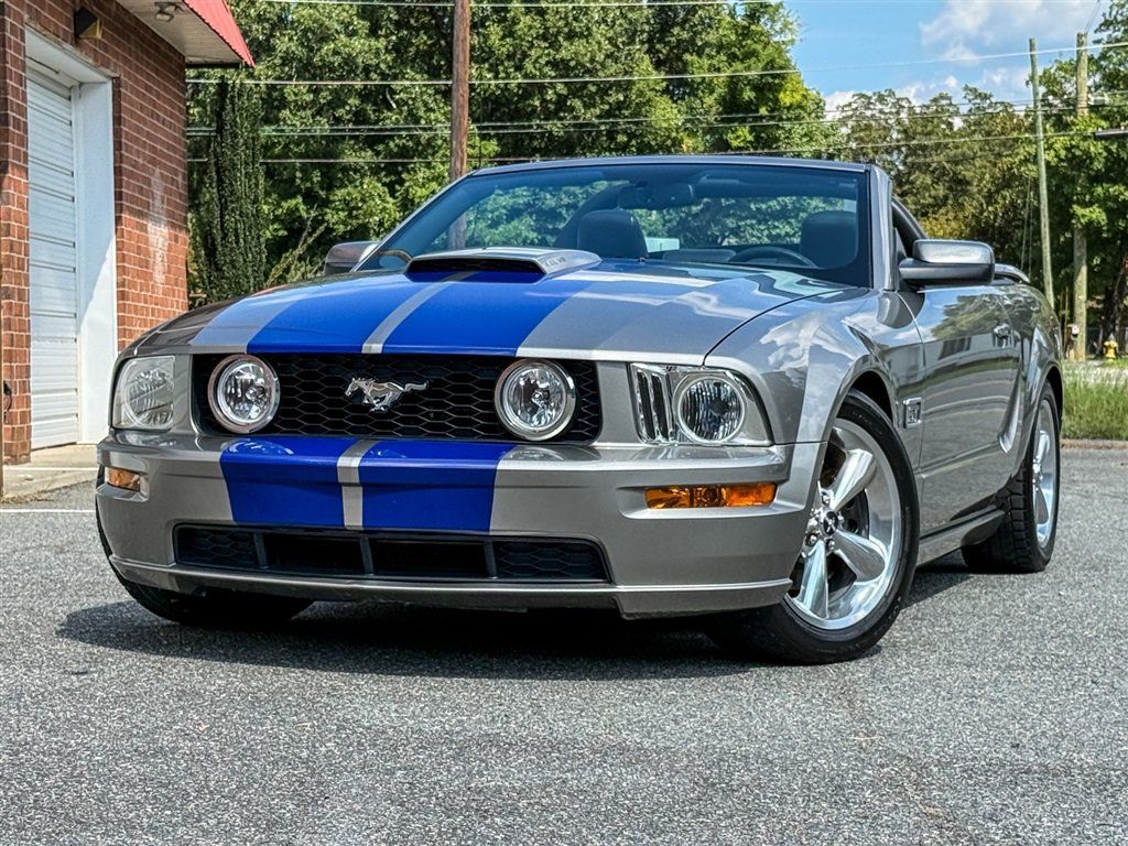 Used 2008 Ford Mustang GT RWD image 12
