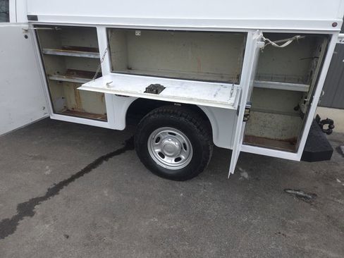 Used 2011 Ford F350 XL w/ Snow Plow Prep Pkg image 4