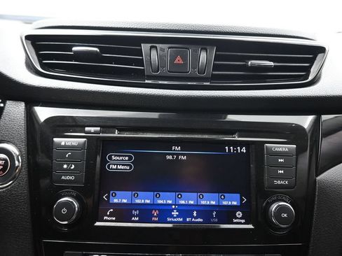 Used 2019 Nissan Rogue Sport SV AWD/4WD image 16