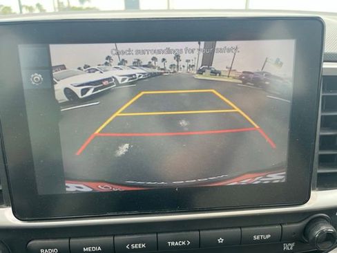 Certified 2023 Hyundai Venue SEL FWD image 10