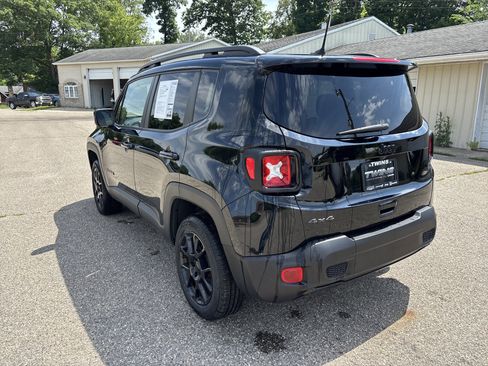 Used 2020 Jeep Renegade Altitude AWD/4WD image 8