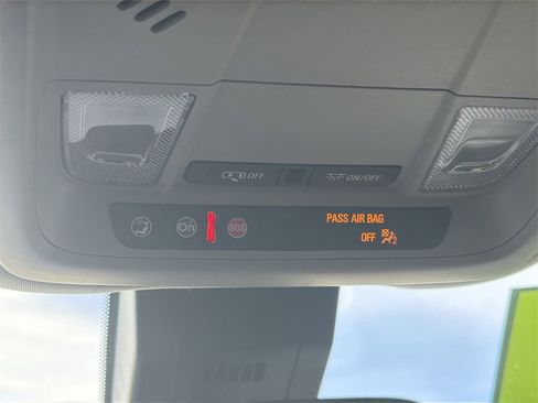 Used 2024 GMC Terrain SLE image 43