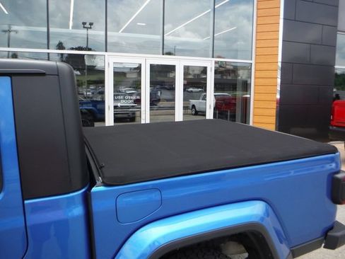 Used 2020 Jeep Gladiator Overland w/ Popular Equipment Package AWD/4WD image 7