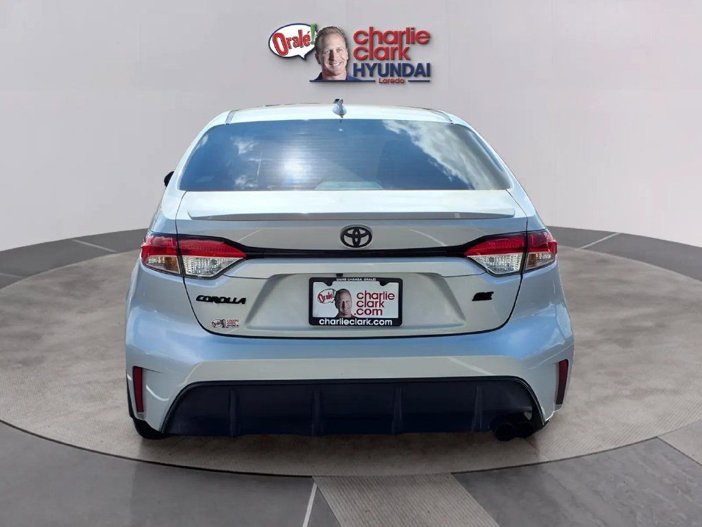 Used 2024 Toyota Corolla SE FWD image 4