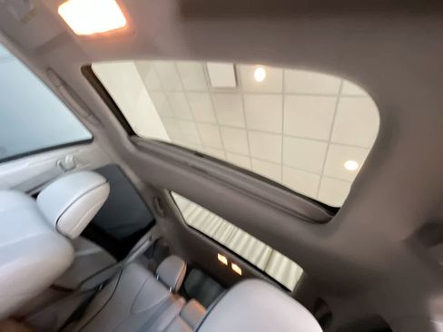 Used 2015 Toyota Venza Limited image 22