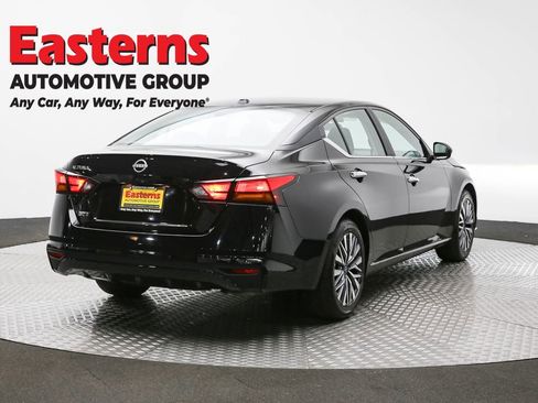 Used 2025 Nissan Altima 2.5 SV image 5