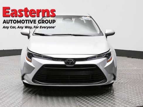 Used 2023 Toyota Corolla LE image 2