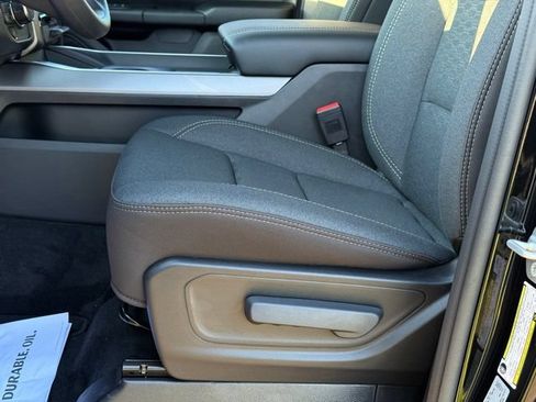 New 2026 RAM 1500 Express AWD/4WD image 14