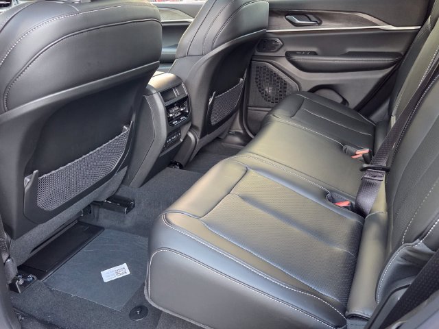 New 2027 Jeep Grand Cherokee Limited AWD/4WD image 12