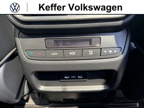 Used 2025 Honda Pilot Touring image 29