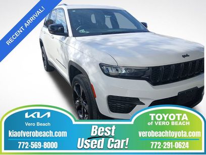 Used 2023 Jeep Grand Cherokee Altitude