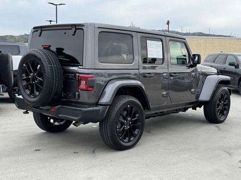 Certified 2025 Jeep Wrangler Unlimited Sahara w/ Safety Group AWD/4WD image 7
