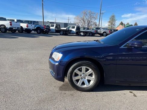Used 2014 Chrysler 300 image 4