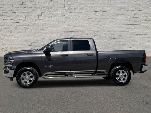 Used 2026 RAM 2500 Big Horn AWD/4WD image 2