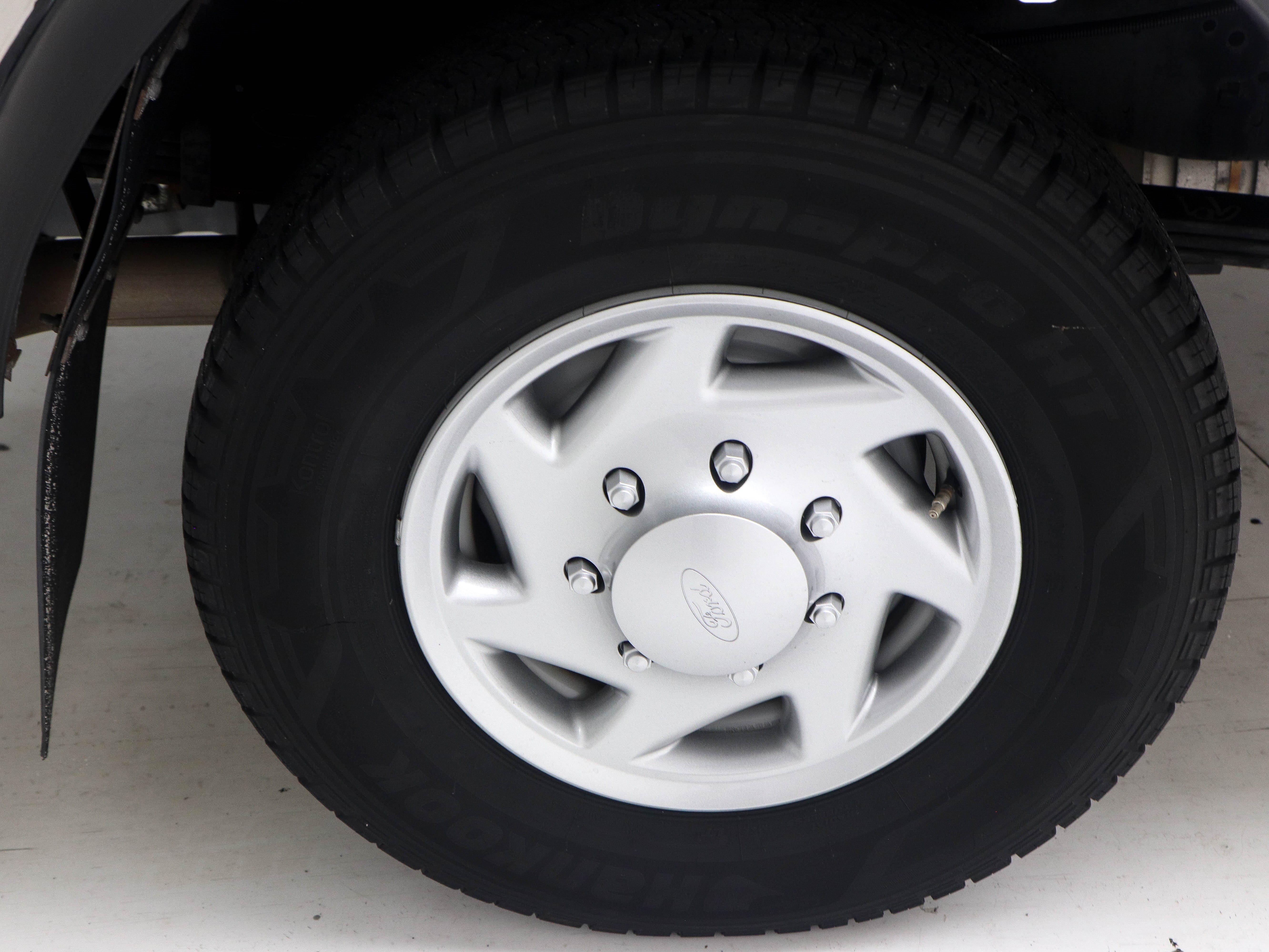 Used 2023 Ford E-350 and Econoline 350 Super Duty RWD image 26