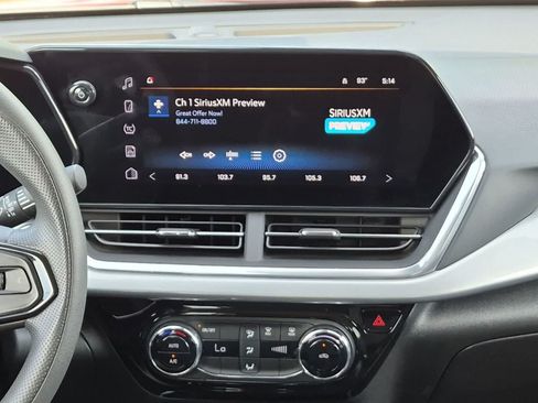 Used 2024 Chevrolet Trax LT FWD image 13