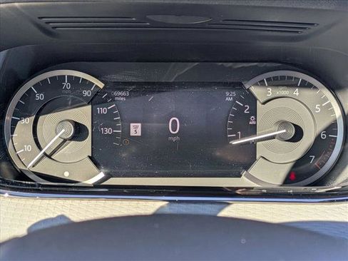 Used 2023 Land Rover Range Rover Evoque R-Dynamic S image 11