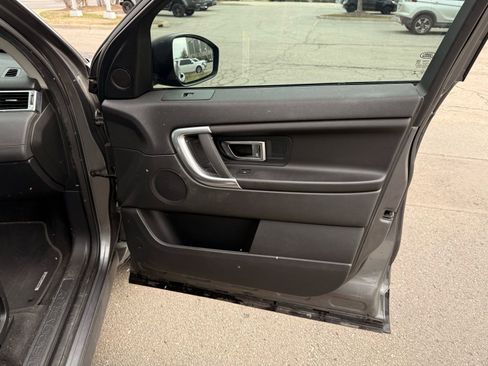 Used 2016 Land Rover Discovery Sport SE AWD/4WD image 13