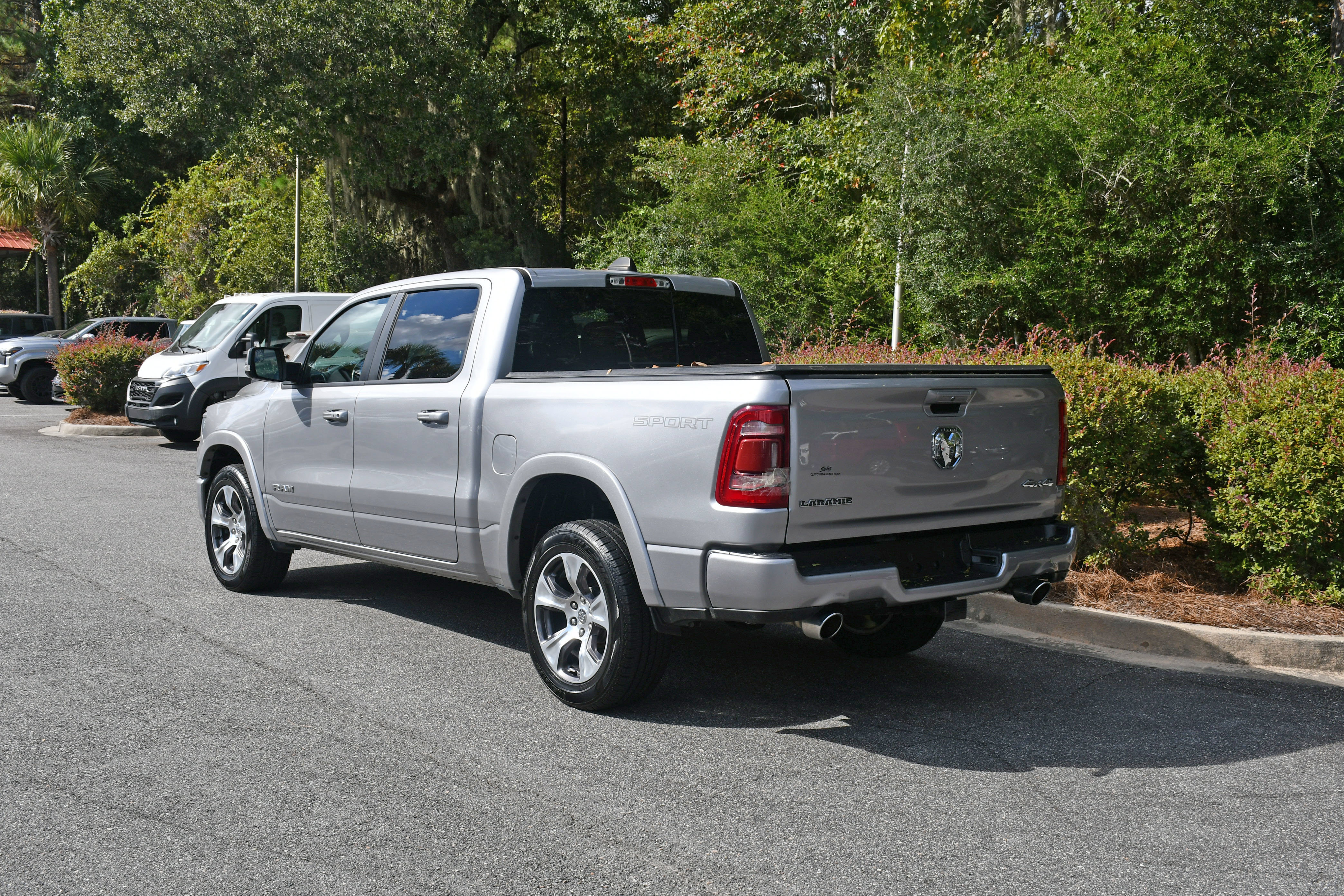 Used 2022 RAM 1500 Laramie w/ Sport Appearance Package AWD/4WD image 3