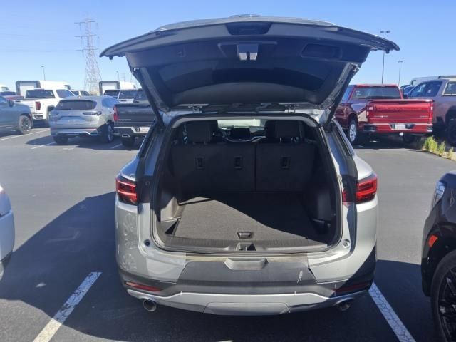 Used 2024 Chevrolet Blazer LT w/ Convenience Package FWD image 2