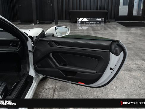 Used 2025 Porsche 911 Targa 4 GTS image 16