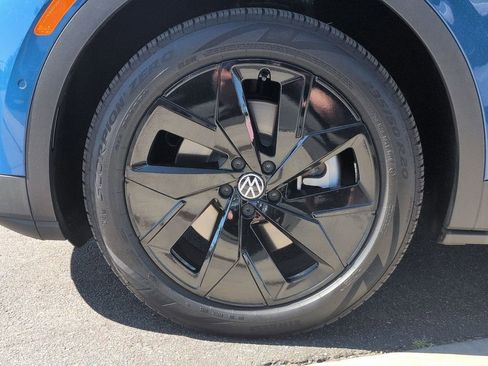 Certified 2025 Volkswagen ID.4 Pro S w/ ID.4 Black Package image 25