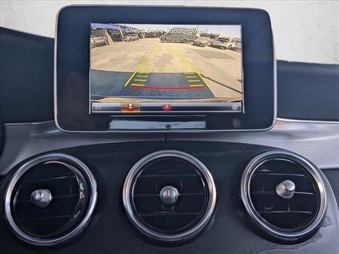 Used 2019 Mercedes-Benz GLC 300 image 13