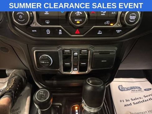 Used 2023 Jeep Gladiator Sport AWD/4WD image 12