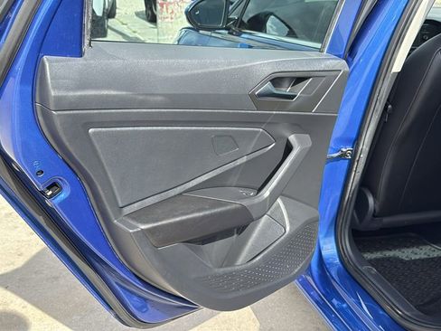 Used 2022 Volkswagen Jetta SE FWD image 17