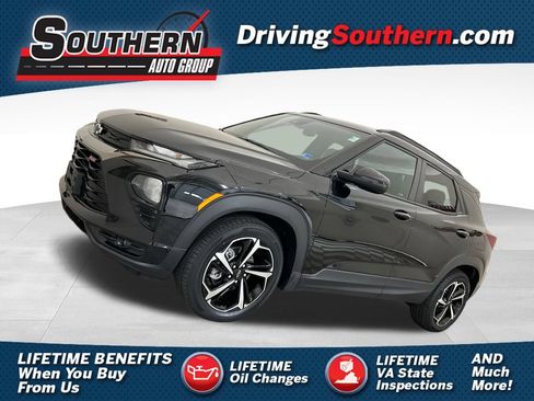 Used 2022 Chevrolet TrailBlazer RS w/ Sun and Liftgate Package FWD image 1