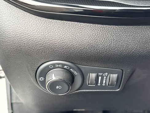 Used 2022 Jeep Compass Altitude w/ Sun and Sound Group image 25