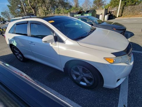 Used 2013 Toyota Venza XLE image 3