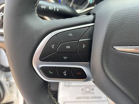 Used 2026 Chrysler Pacifica Select FWD image 14