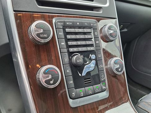 Used 2017 Volvo V60 T5 Cross Country Platinum image 13