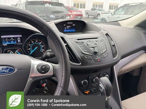 Used 2016 Ford Escape SE FWD image 9