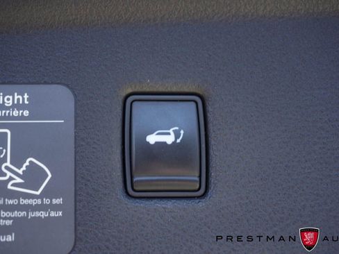 Used 2020 INFINITI QX50 Luxe w/ Navigation Package FWD image 39