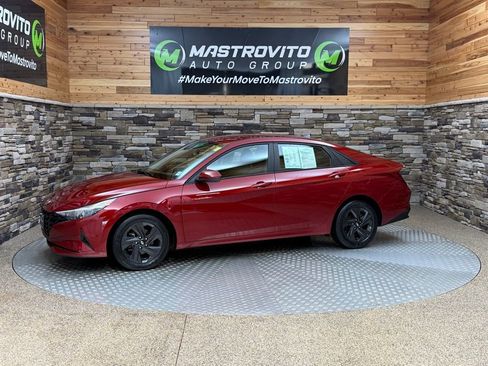 Certified 2023 Hyundai Elantra SEL w/ Cargo Package image 5