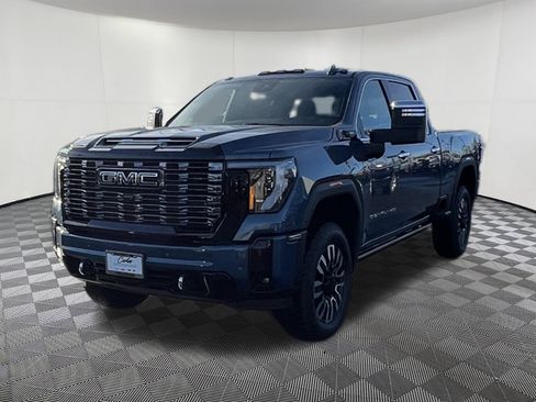 Used 2025 GMC Sierra 3500 Denali Ultimate image 3