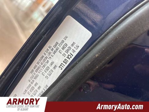 Used 2015 Dodge Challenger R/T Plus image 34