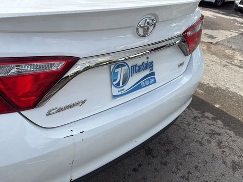 Used 2017 Toyota Camry SE image 21
